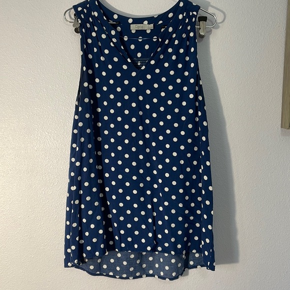 Dalia Tops - Blue and white polka dot sleeveless blouse - size L